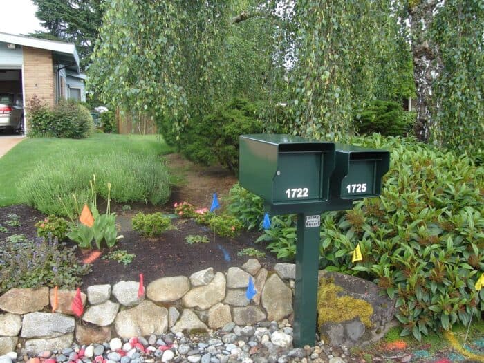 rack for 2 mailboxes