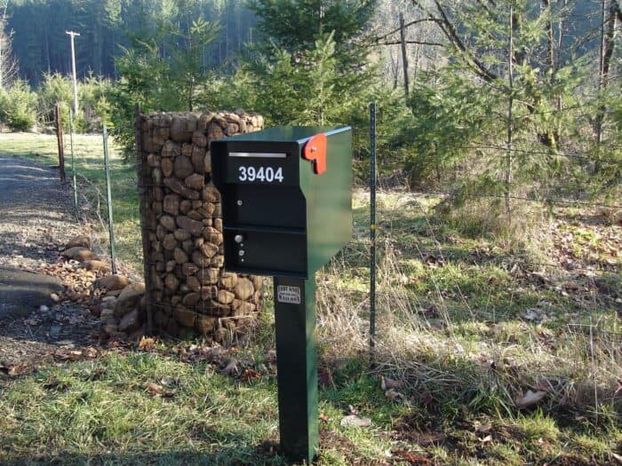 the senator mailbox