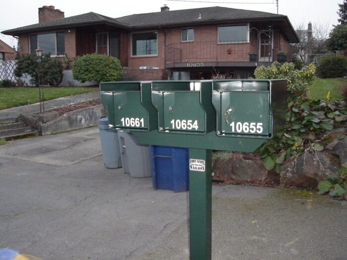 rack for 3 mailboxes