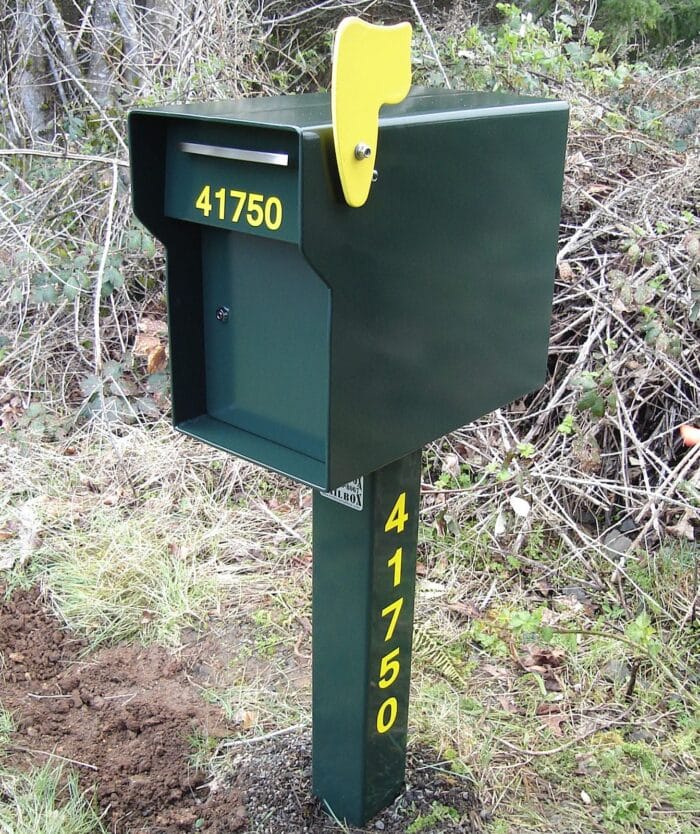 Green  Vacationer mailbox with yellow flag