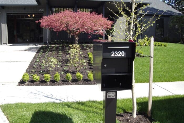 the senator mailbox