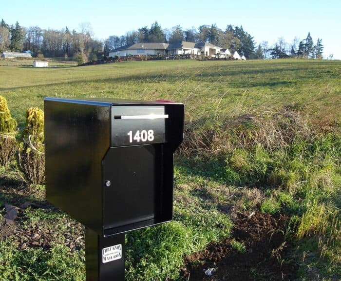 Black vacationer Mailbox