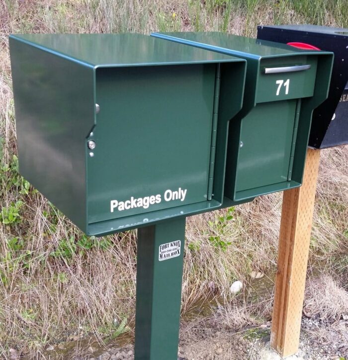 package mailbox with vacationer mailbox