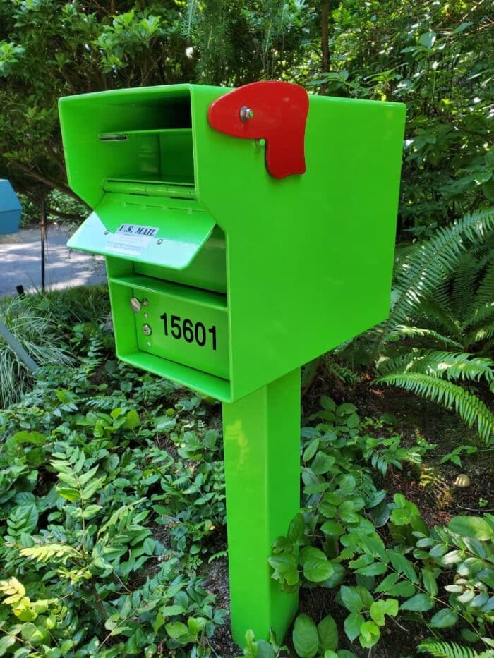Custom Color Senator Mailbox